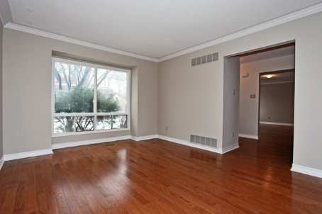 1878 Heather Hills Dr, Burlington, L7P3A3 | Image 2