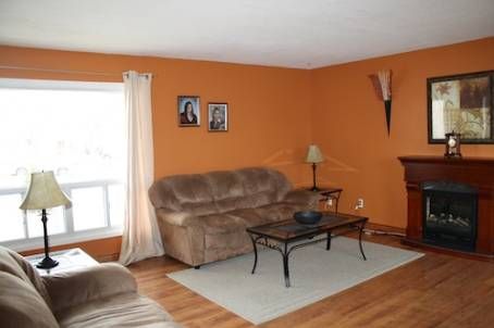 31 Huntingwood Cres, Brampton, L6S1S5 | Image 2