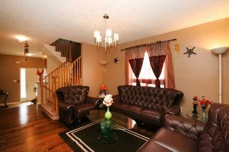 112 Bushmill Circ, Brampton, L7A0K6 | Image 2