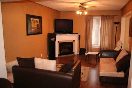 28 Cedarvalley Blvd, Brampton, L7A2C2 | Image 2