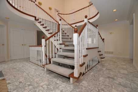 4040 Lookout Crt, Mississauga, L4W4E9 | Image 2