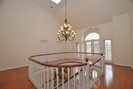 4040 Lookout Crt, Mississauga, L4W4E9 | Image 3