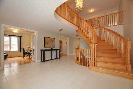 2492 Erin Centre Blvd, Mississauga, L5M5B2 | Image 2