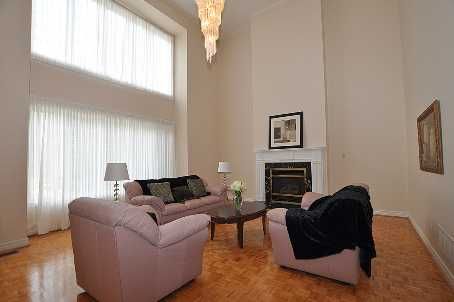 2492 Erin Centre Blvd, Mississauga, L5M5B2 | Image 3
