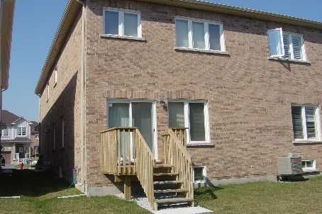 83 Crumlin Cres, Brampton, L6X0Y4 | Image 2