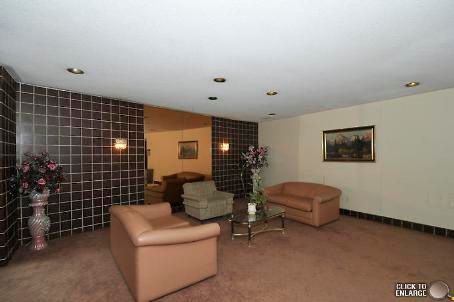 902 - 3065 Queen Frederica Dr, Mississauga, L4Y3A3 | Image 2