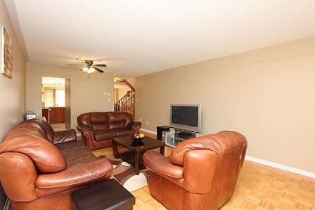 48 Heartleaf Cres, Brampton, L7A2B7 | Image 2