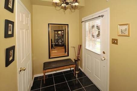 118 Gatwick Dr, Oakville, L6H6V3 | Image 2