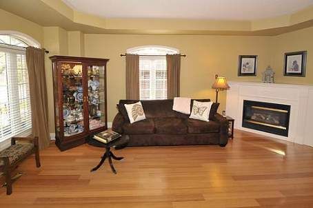 118 Gatwick Dr, Oakville, L6H6V3 | Image 3