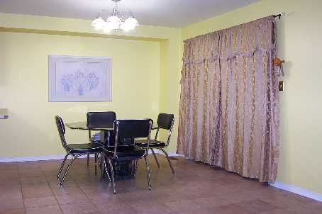 59 Lormel Gate, Brampton, L7A2R6 | Image 2