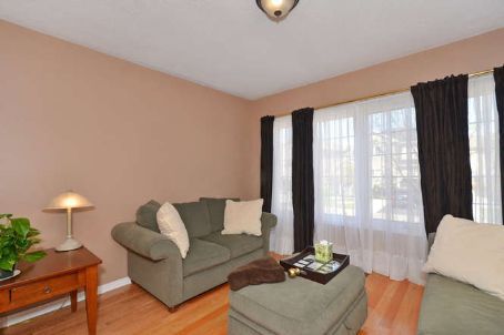 44 Dunvegan Cres, Brampton, L7A2Y2 | Image 2