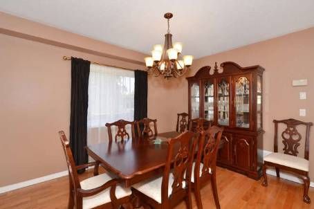 44 Dunvegan Cres, Brampton, L7A2Y2 | Image 3