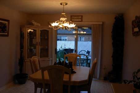 112 Cresthaven Rd, Brampton, L7A1H8 | Image 3