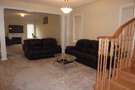 34 Callalily Rd, Brampton, L7A0M2 | Image 2