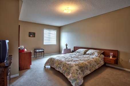 517 Ravenstone Cres, Mississauga, L5R4A6 | Image 3