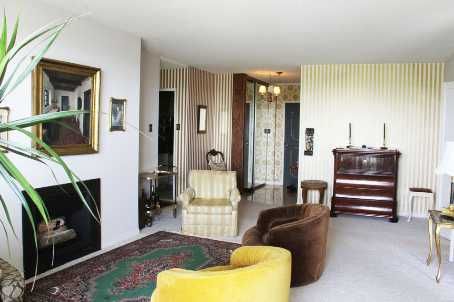 1607 - 1359 White Oaks Blvd, Oakville, L6H2R8 | Image 3