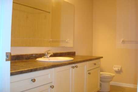 782 Maquire Terr, Milton, L9T6P5 | Image 3