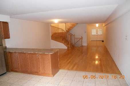 559 Candlestick Circ, Mississauga, L4Z0B2 | Image 3