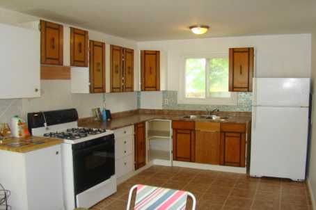 15 Heatherside Crt, Brampton, L6S1N9 | Image 2