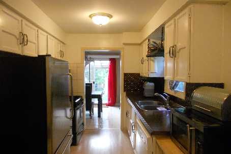 70 Somerset Dr, Brampton, L6Z1C5 | Image 2