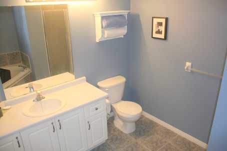 2418 Highcroft Rd, Oakville, L6M4Y6 | Image 3