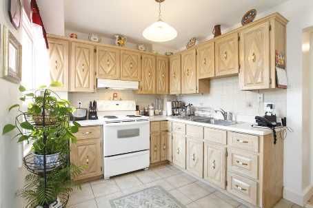 75 Auburn Ave, Toronto, M6H2L8 | Image 2