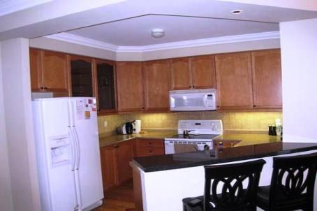 215 - 3351 Cawthra Rd, Mississauga, L5A2X8 | Image 2