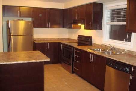 782 Maquire Terr, Milton, L9T6P5 | Image 2