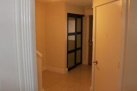 54 Royal Palm Dr, Brampton, L6Z1P6 | Image 3