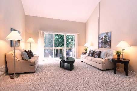 7 - 1010 Cristina Crt, Mississauga, L5J4T7 | Image 2