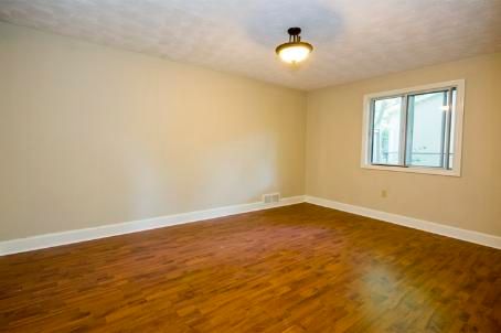 2014 Lakeshore Rd W, Oakville, L6L167 | Image 3