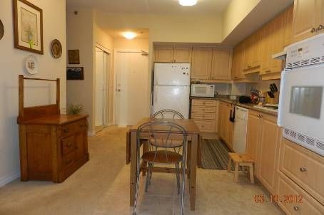 1003 - 810 Scollard Crt, Mississauga, L5V0A1 | Image 3