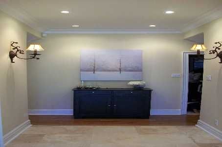 1522 Glenhill Cres, Mississauga, L5H3C5 | Image 2