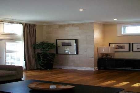 1522 Glenhill Cres, Mississauga, L5H3C5 | Image 3