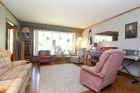 7 Burtonwood Cres, Toronto, M9V3L9 | Image 3