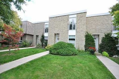 Townhouse sold at 14-71 Old Burnhamthorpe Road, Toronto, Ontario, M9C3J6 - Markland Wood - MLS: W2476338