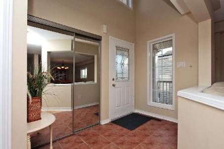 6 Porchlight Rd, Brampton, L6X4S3 | Image 2