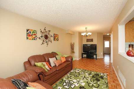 100 Monaco Crt, Brampton, L7A1X2 | Image 2