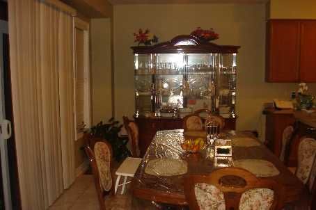 9 Invitational Rd, Brampton, L6P2H1 | Image 3