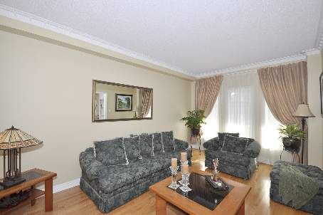 17 Donherb Cres, Caledon, Xxxxxx | Image 2