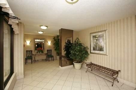 2005 - 18 Knightsbridge Rd, Brampton, L6T3X5 | Image 3