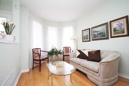 5969 Manzanillo Cres, Mississauga, L5M6Y3 | Image 2