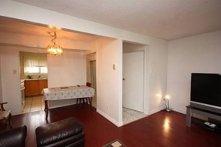 6 Hedley Crt, Brampton, L6S2B6 | Image 3