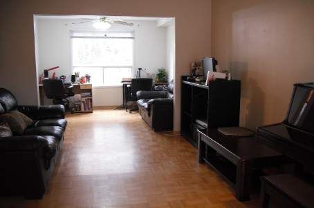 303 Riel Dr, Mississauga, L5B3K1 | Image 2