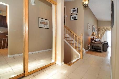 3223 Constitution Blvd, Mississauga, L4Y2Z1 | Image 2