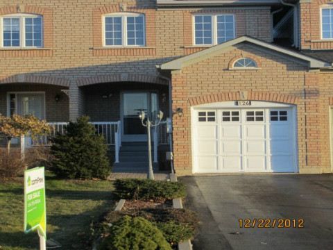 126 Twin Pines Cres, Brampton, L7A1N2 | Image 2