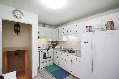 43 Charters Rd, Brampton, L6V2S7 | Image 2