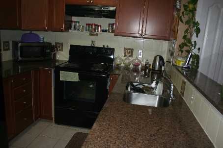 1401 - 8 Dayspring Circ, Brampton, L6P2Z7 | Image 2