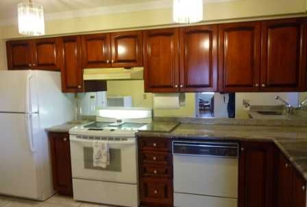 411 - 3845 Lake Shore Blvd W, Toronto, M8W4Y3 | Image 2