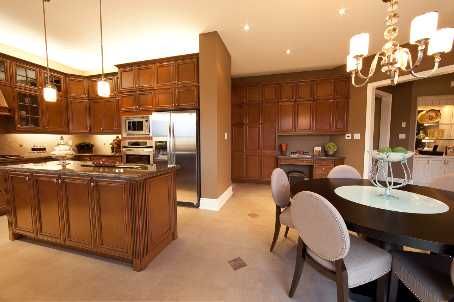 19 Black Diamond Cres, Brampton, L6X0V8 | Image 3